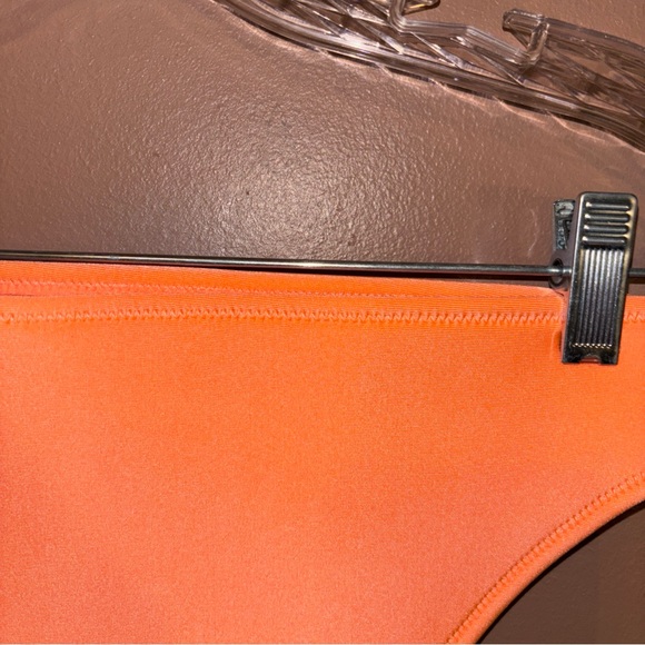 TRIANGL - Peach Bikini Scuba Bottom size Small - Picture 8 of 9